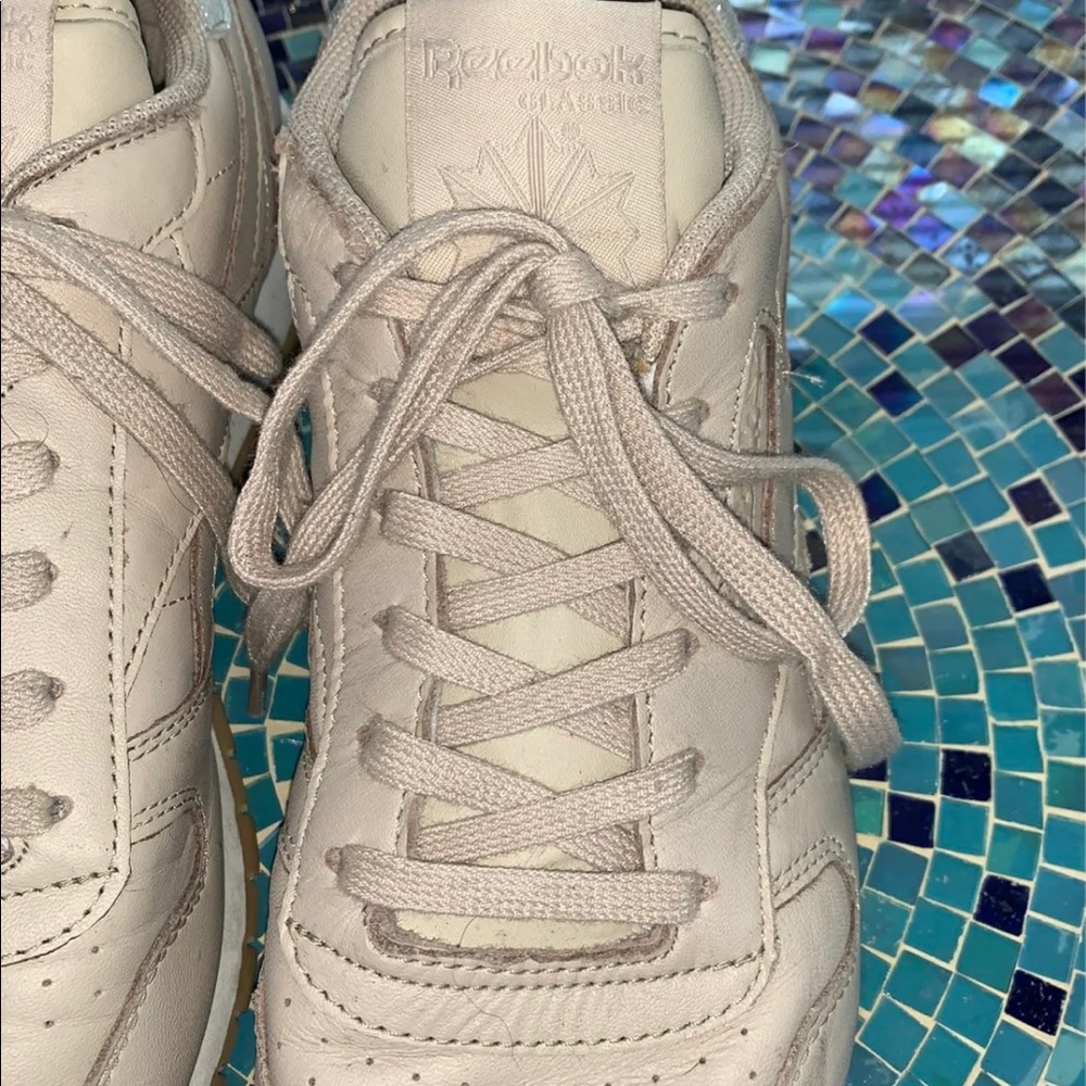 Nude Reebok Classics - Picture 3 of 12